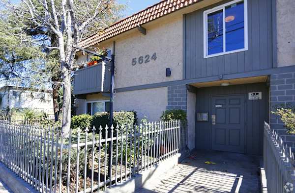 Fair Ave Apts property